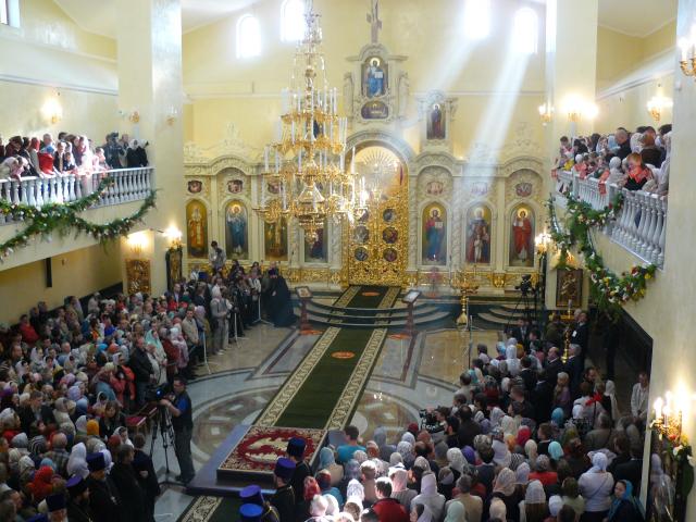 Внутреннее убранство храма во имя Святых мучениц Веры, Надежды, Любови и матери их Софии